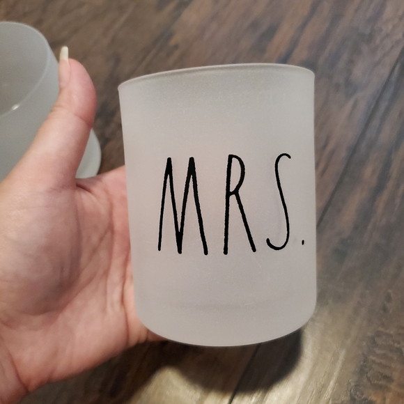 Rae Dunn Mr. & Mrs. Set of 2 Glasses - Picture 3 of 7